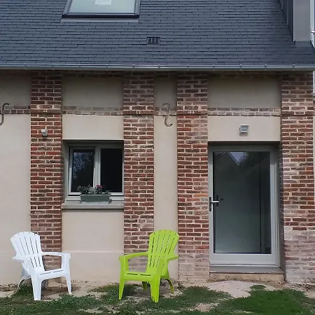 Les Embruns 2- Sur Mer-